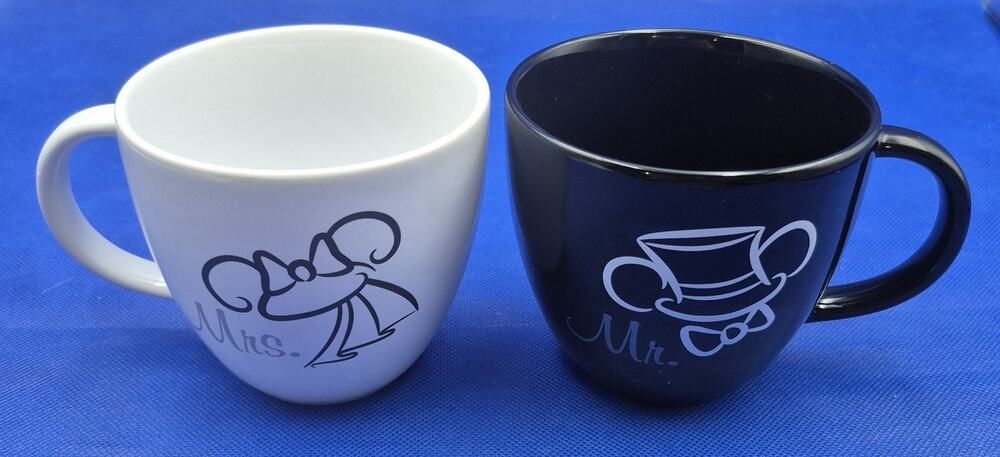 Authentic Disney Parks MR/MRS Black White Mugs 15oz Set of 2 Mickey & Minnie